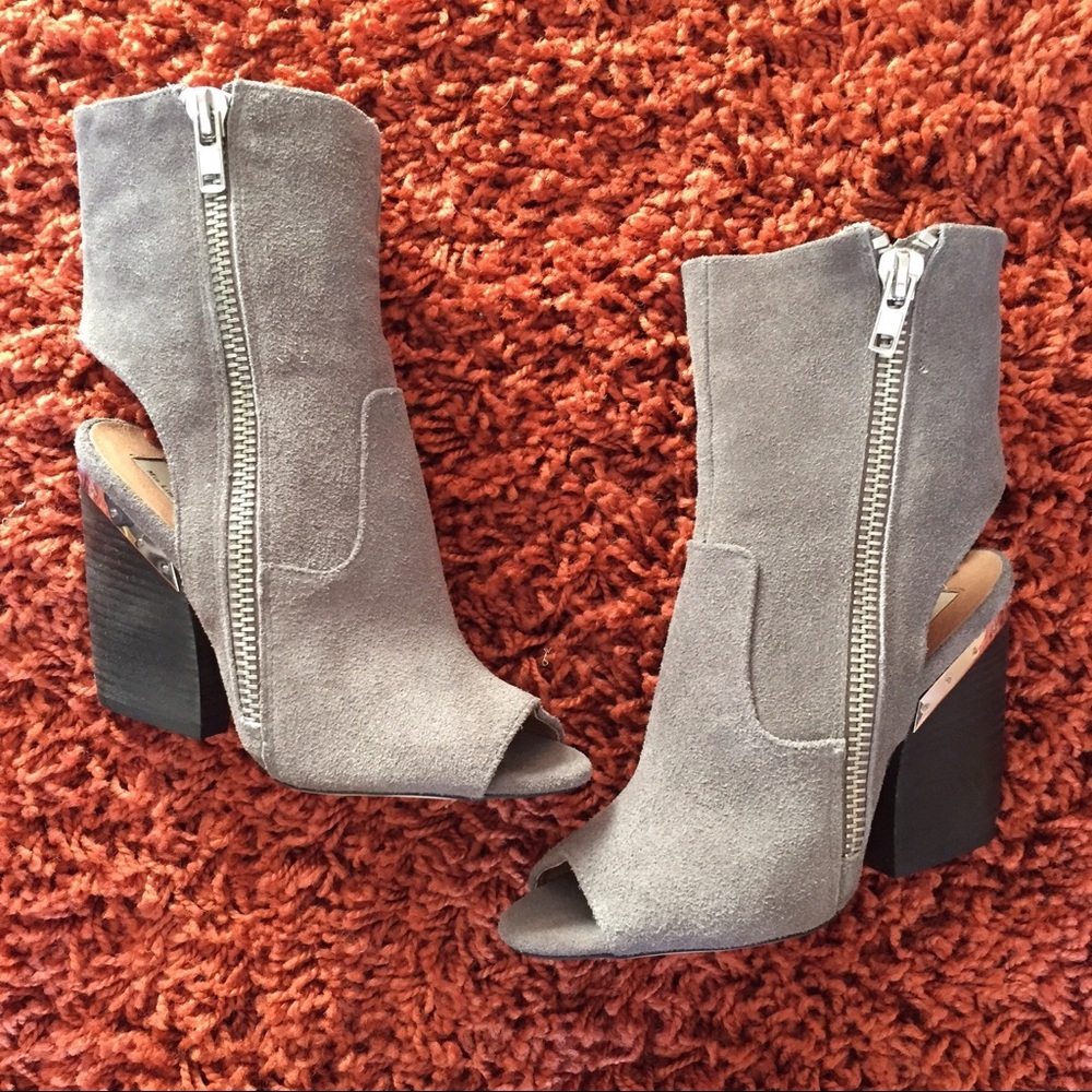 LF STORES Mia Rhea open toe booties in mushroom